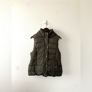 Abercrombie & Fitch Green Puffer Vest Size XL